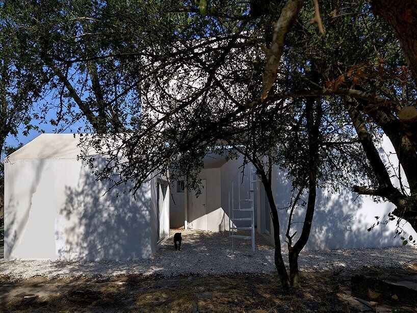 این خانه رویکردی جدید برای زندگی در فضای بسیار کوچک ارائه می کند