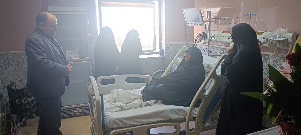 مادر محافظ رئیس جمهور بستری شد+ عکس