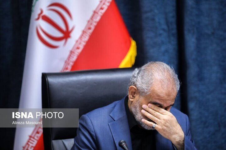 گریه مسئولان در فراق شهید رئیسی + عکس