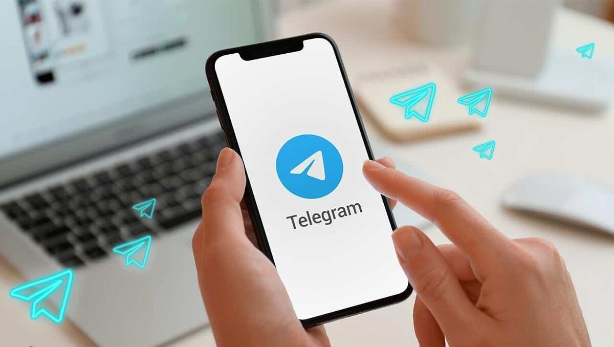 اتفاق عجیب برای واتساپ و تلگرام