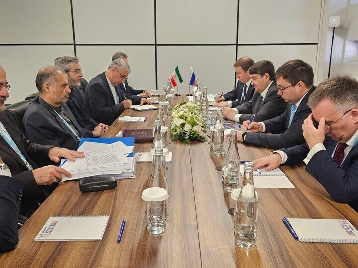 Iran acting FM, Putin's aid discuss bilateral ties