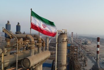 جلیلی: با راهکار ما دولت روحانی نفت می‌فروخت!