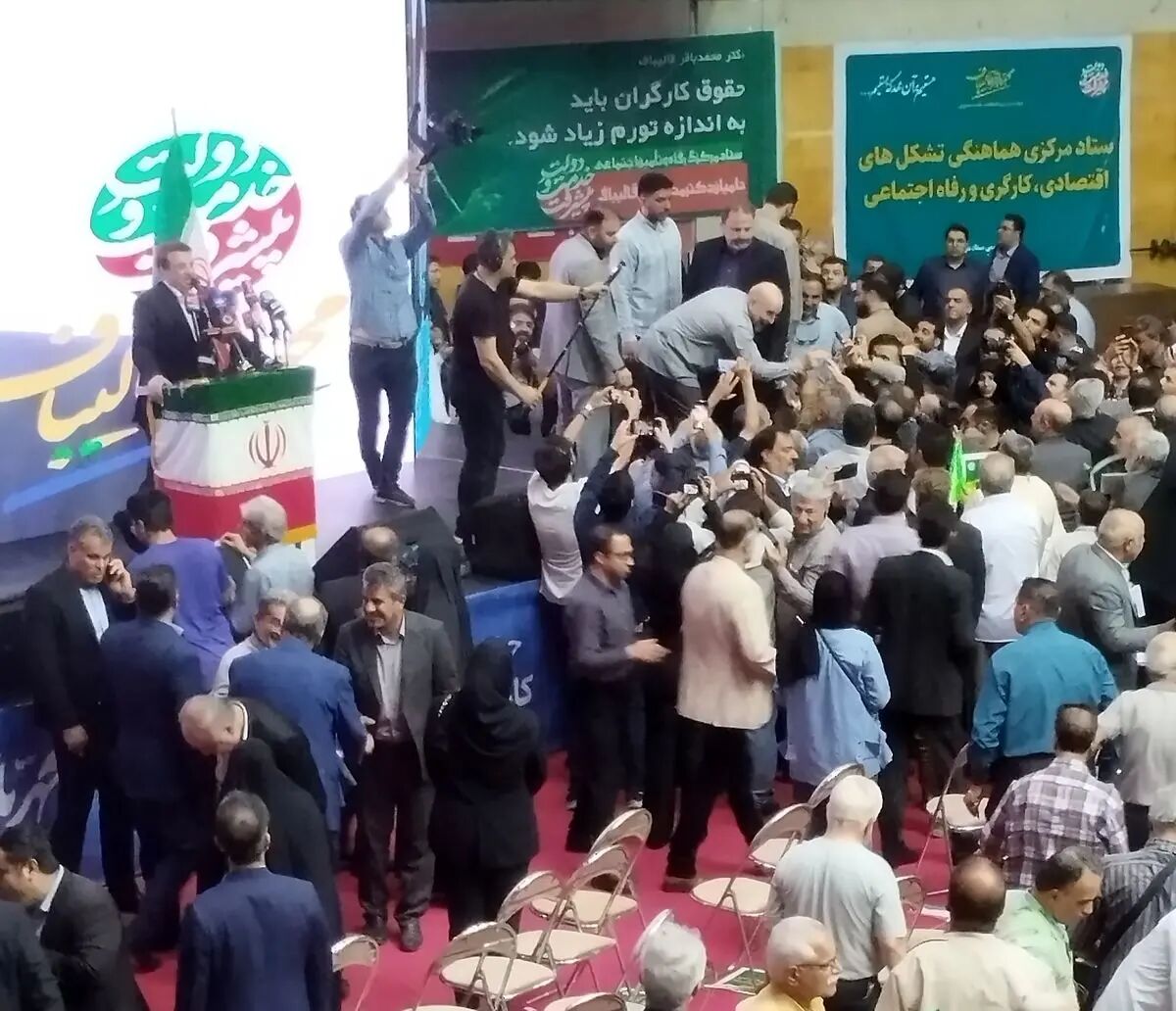 قالیباف: باید یخچالهای مردم را پر کنیم / در دولت من افزایش حقوق به اندازه تورم خواهد بود