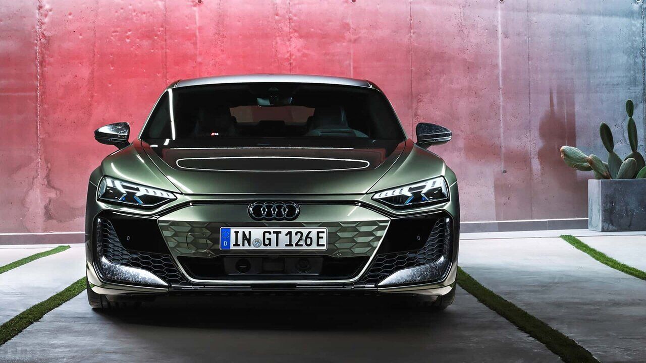 قدرتمندترین و سریعترین خودروی آئودی، ۱۰ میلیارد تومان قیمت خورد/عکس