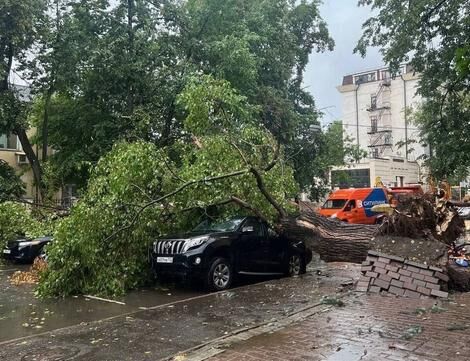 طوفان در مسکو ده ها قربانی گرفت!