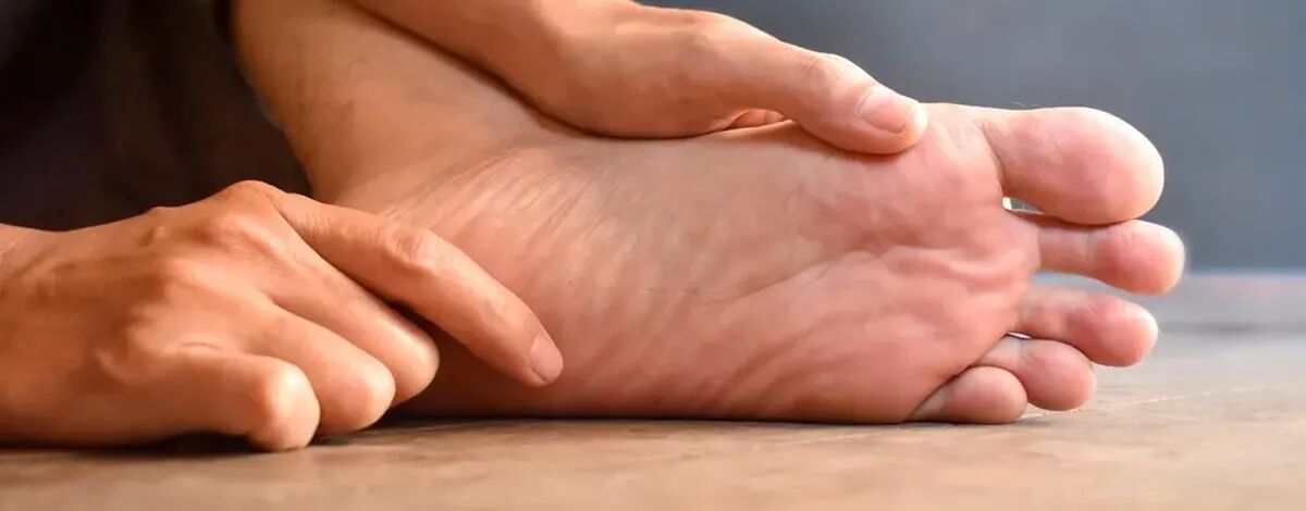علت سوزش کف پا در شب چیست؟