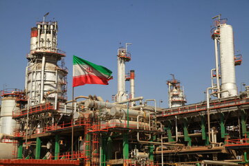 Iran inaugurates 17 new oil, refining, petrochemical projects