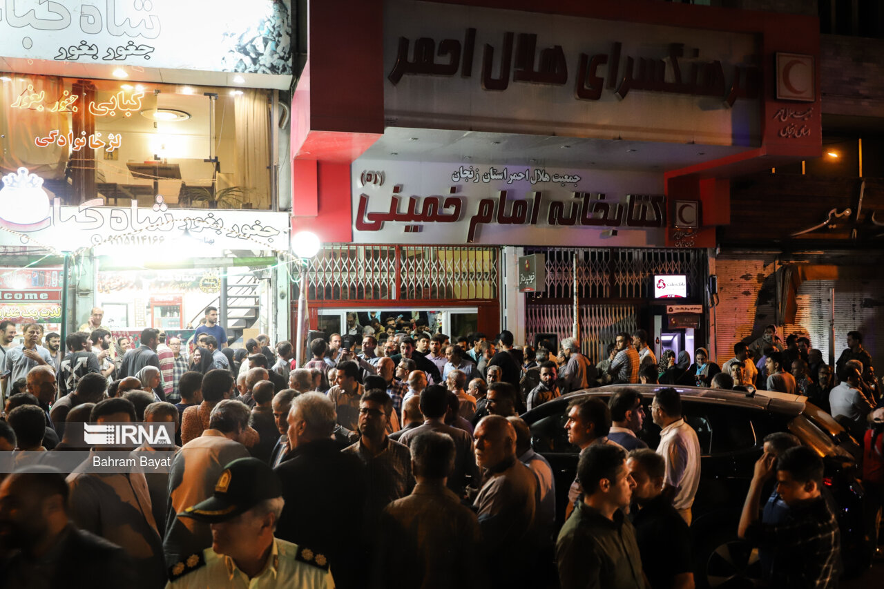 ظریف محاصره شد!+ عکس