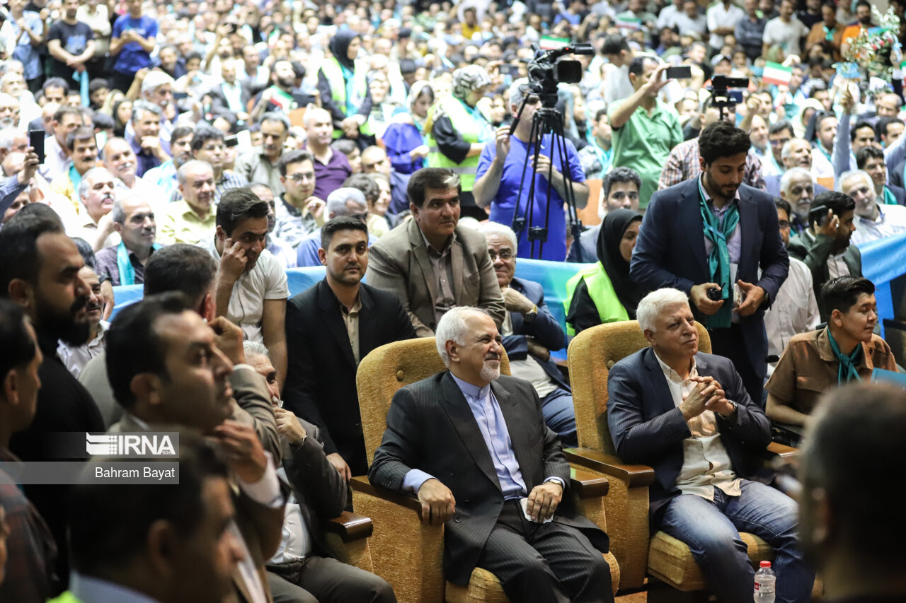 ظریف محاصره شد!+ عکس