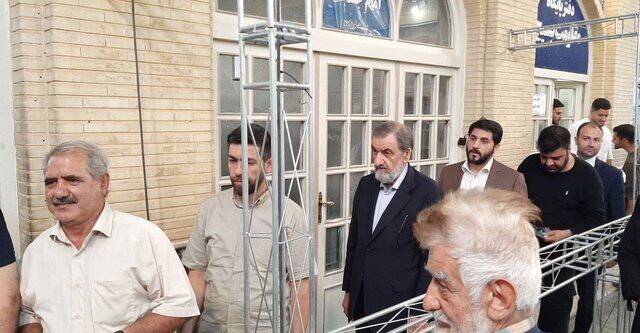 حضور محسن رضایی در مسجد لرزاده + عکس