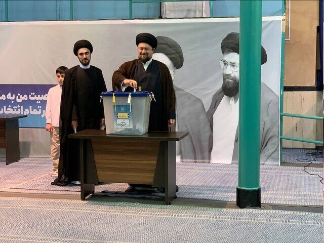 سیدحسن خمینی به چه کسی رای داد؟ + عکس