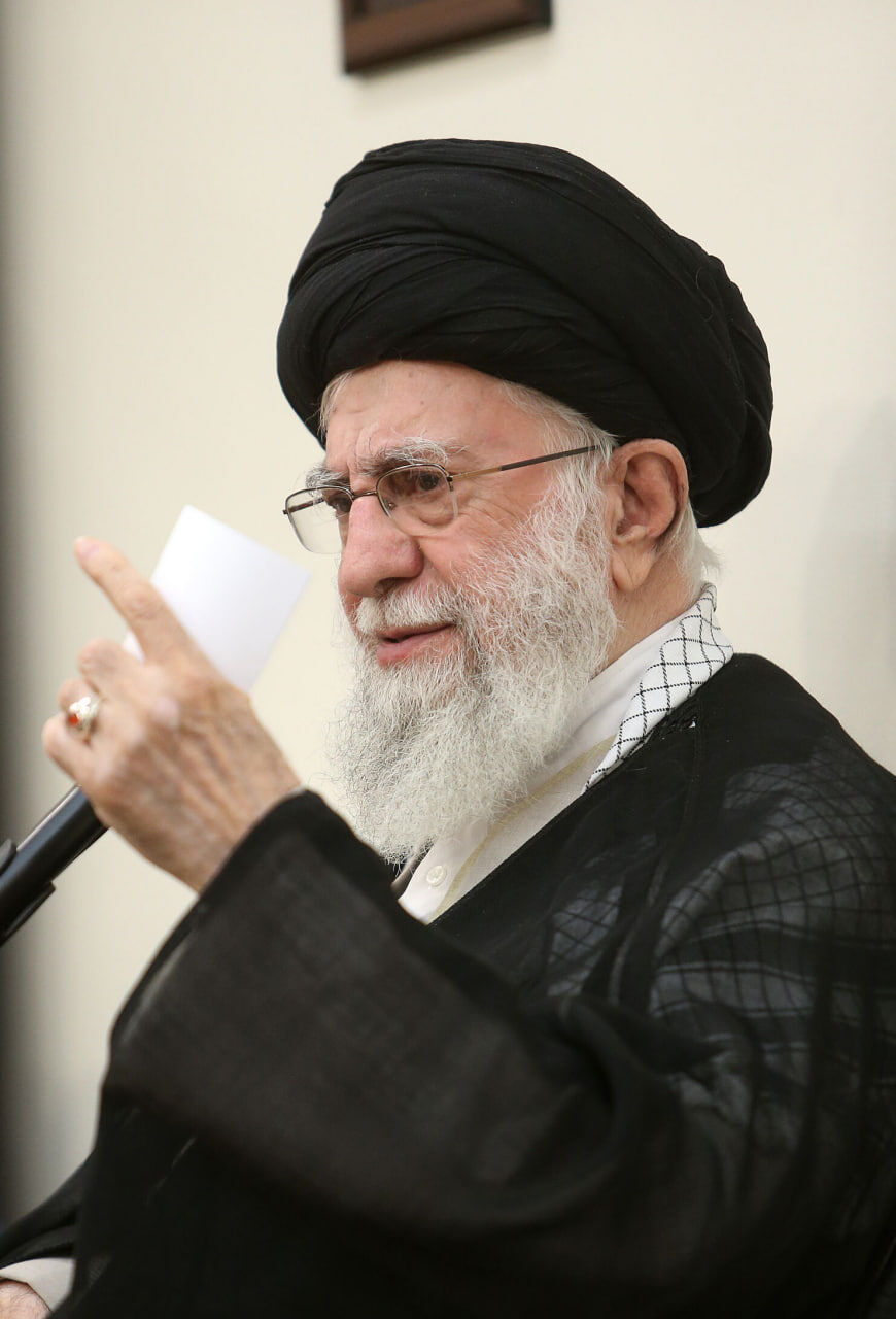 رهبر معظم انقلاب: مدافعان حرم، نجات دهنده ایران و منطقه هستند