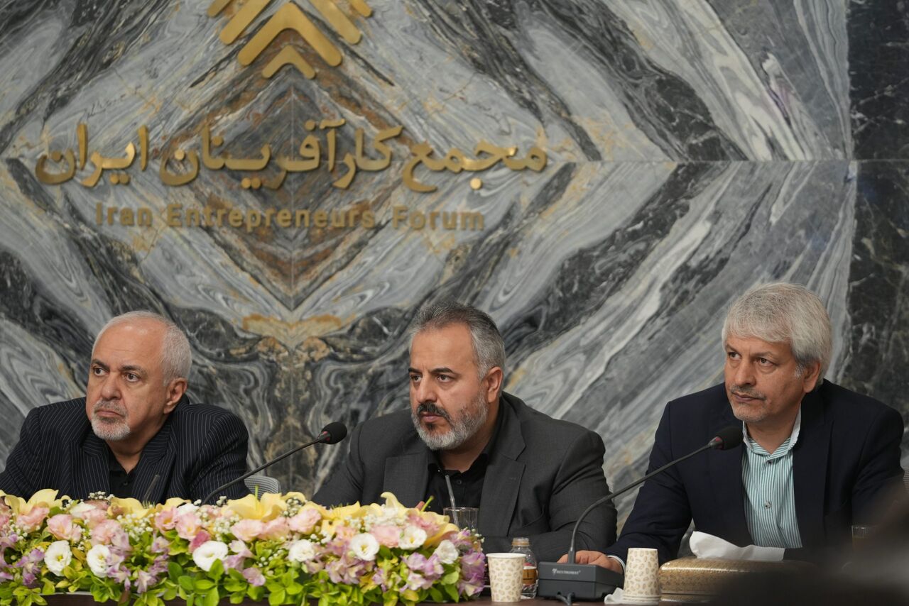 خطر خصولتیها از دولتیها بدتر است/ دولت جدید برای رفع تحریم نیازمند حمایت داخلی است