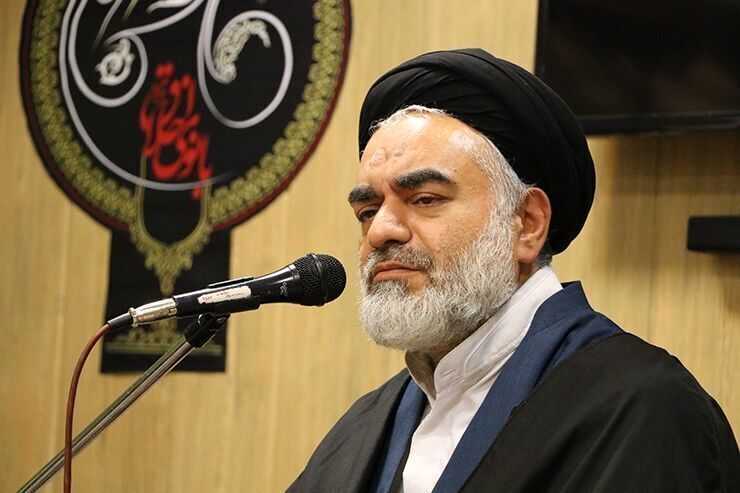 امام جمعه موقت اصفهان: شایسته‌سالاری در انتصاب مدیران مورد توجه باشد