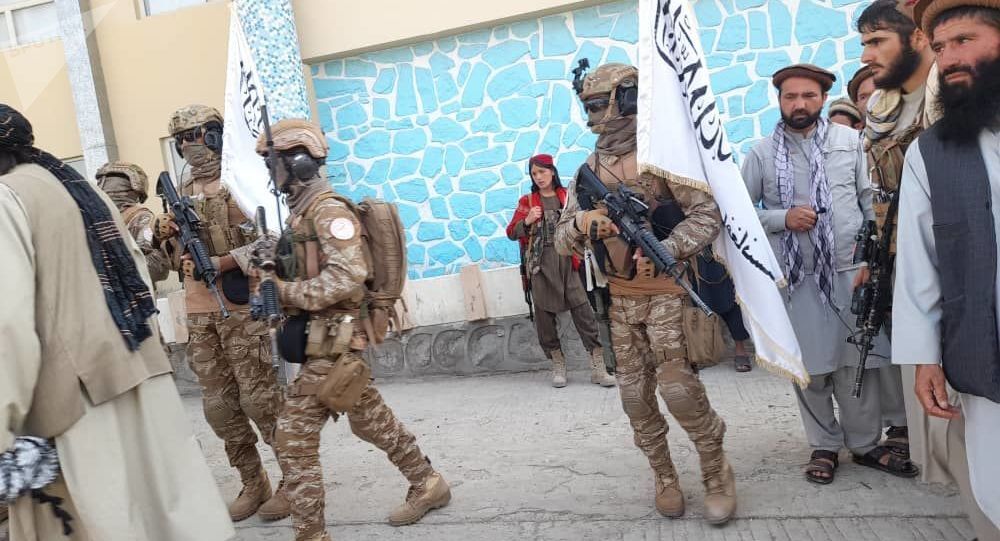 دستگیری عوامل تخریب پرچم‌های محرم توسط طالبان + فیلم