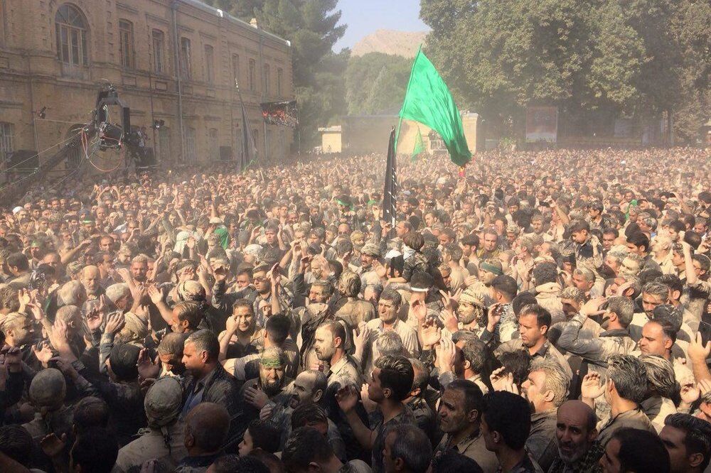 عزاداران حسینی در جایگاه ولایت خرمآباد + فیلم