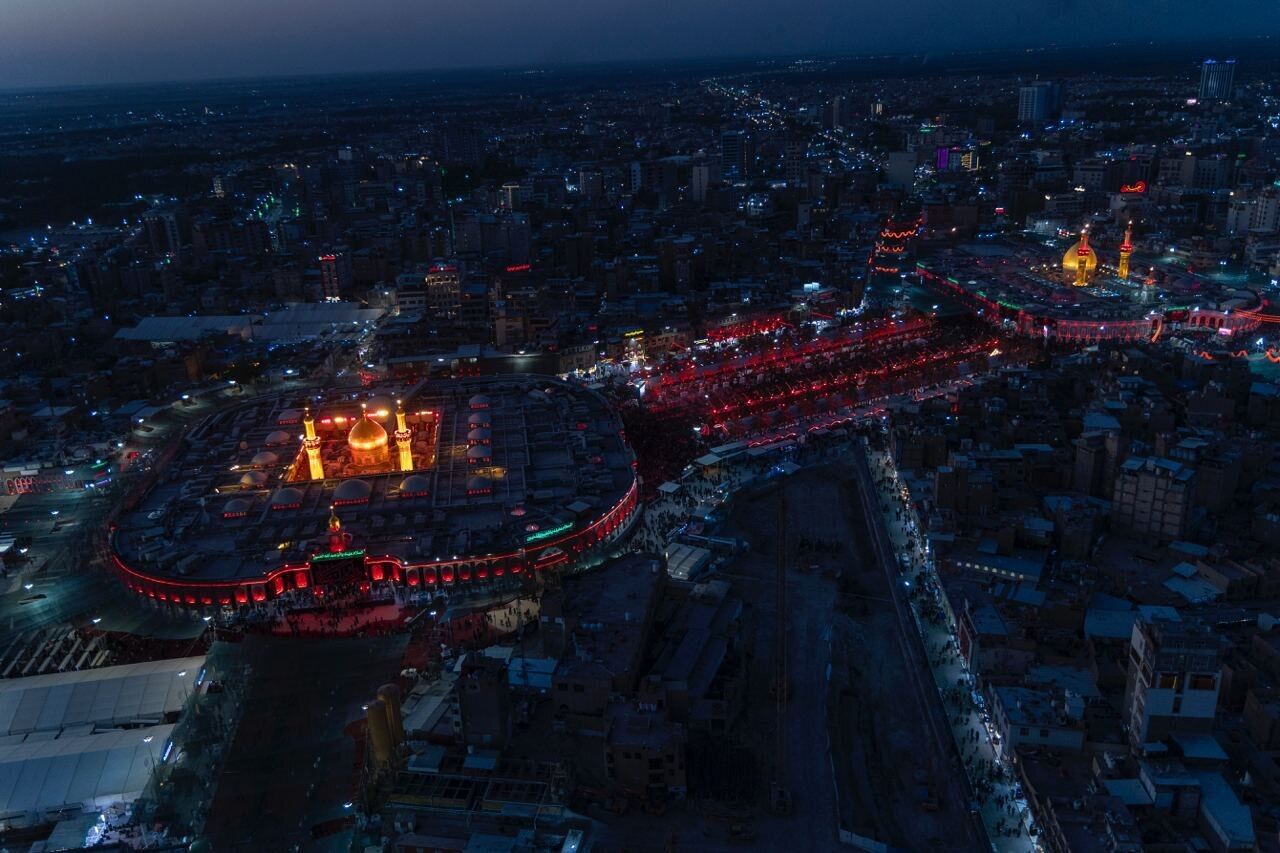 تصاویر هوایی از کربلاء در شب عاشورا + فیلم