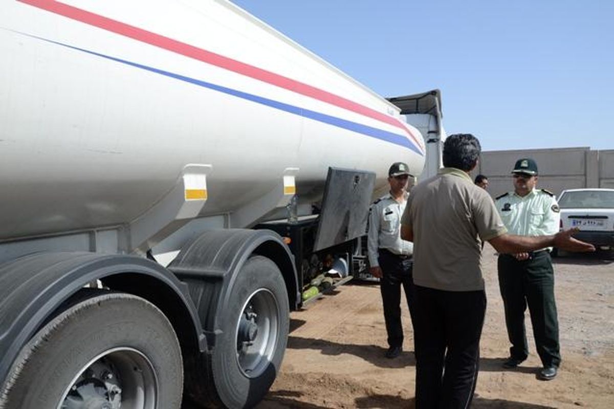 پشت پرده توقف کامیونهای حامل سوخت در مرز افغانستان