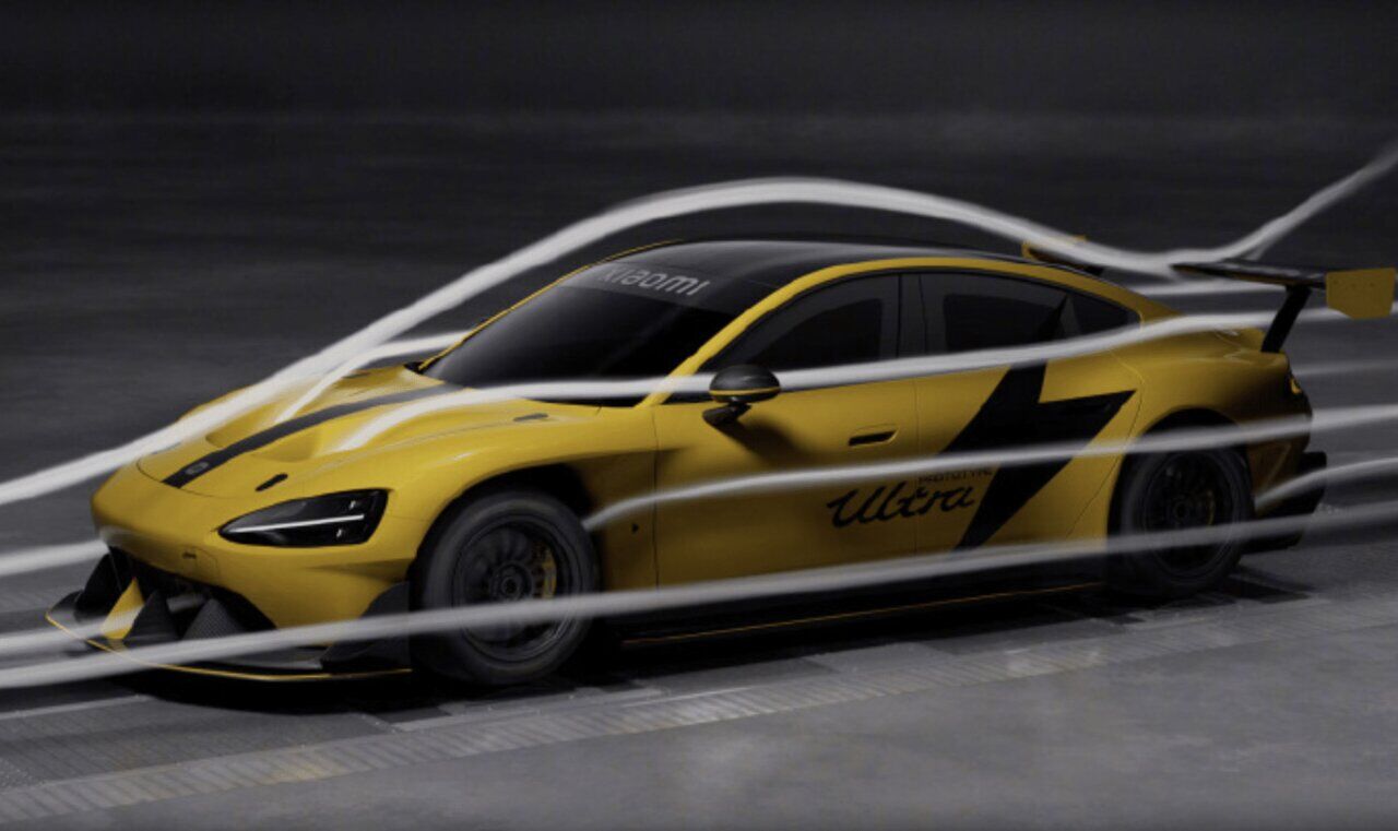 سازنده تلفن همراه از خودروی ۱۵۰۰ اسببخاری خود رونمایی کرد /عکس