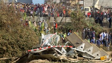 لحظه وحشتناک سقوط هواپیمای مسافربری در نپال + فیلم