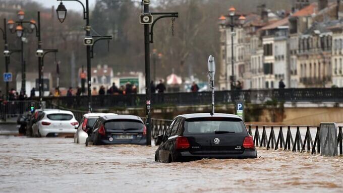 مترو لهستان به رودخانه تبدیل شد + فیلم