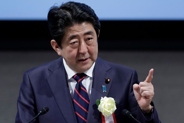 Abe Answers Obama’s Hiroshima Visit With Pearl Harbor Trip