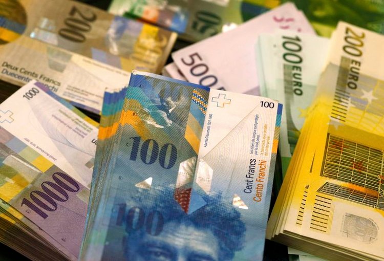 Euro/Swiss franc at two-month lows as Italy concerns weigh