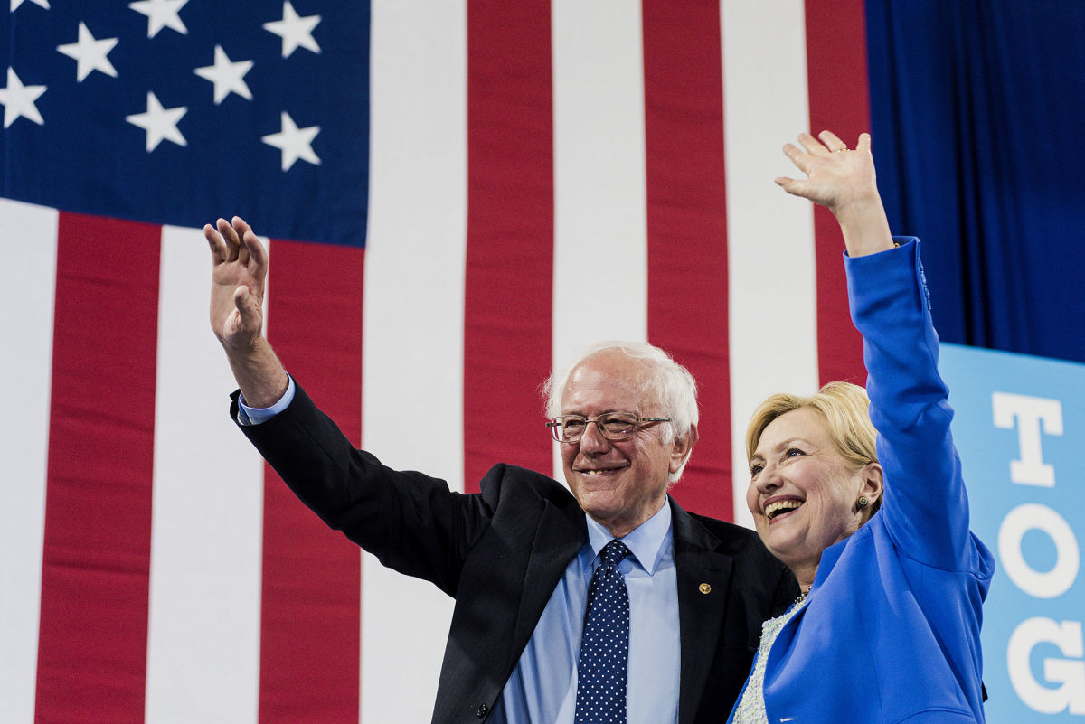 Clinton gets Sanders endorsement in show of party unity