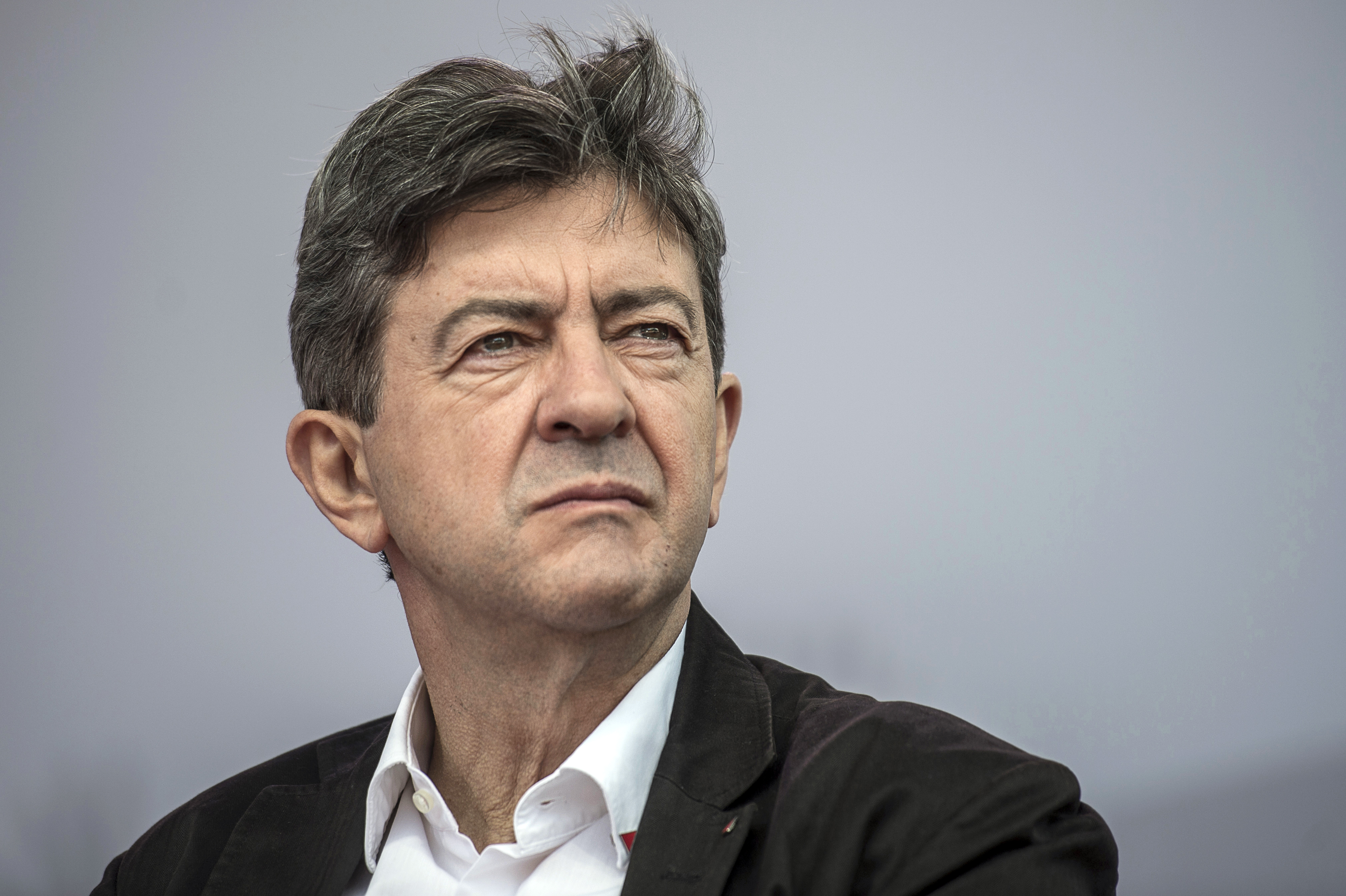Melenchon Crashes Front-Runners’ Party as French Risks Rise