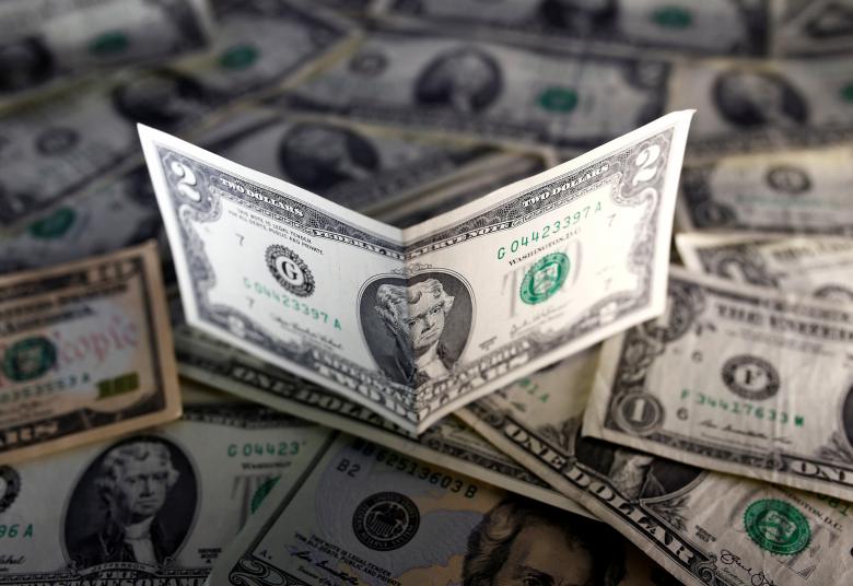 Dollar climbs along with U.S. yields but Asia shares divided