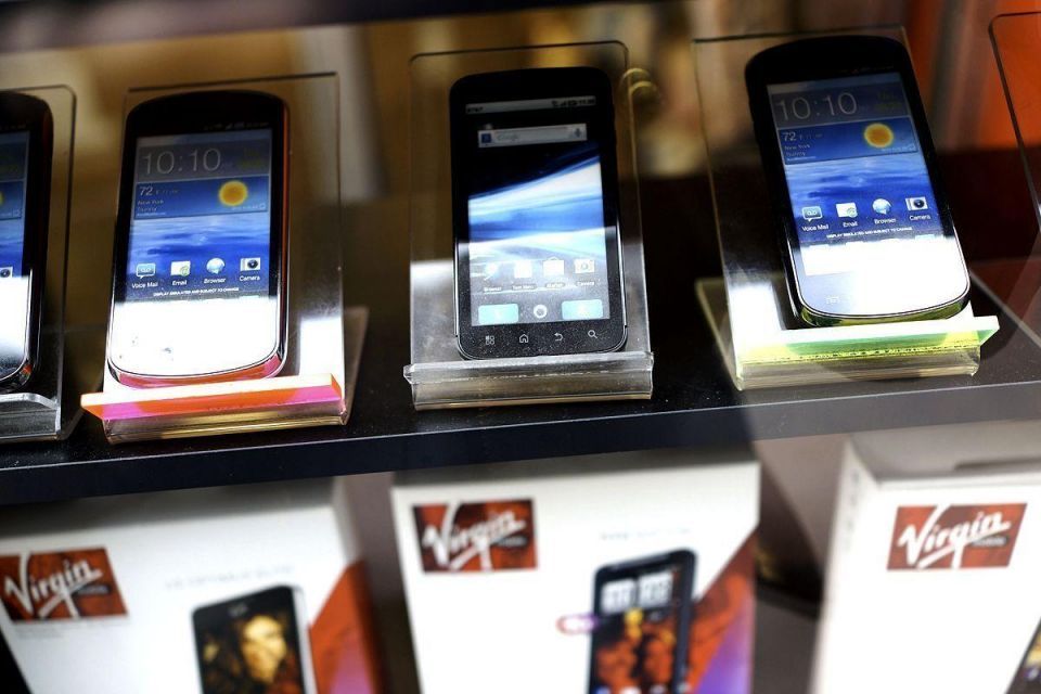 Mobile Phone Prices Drop by a Notch in Tehran