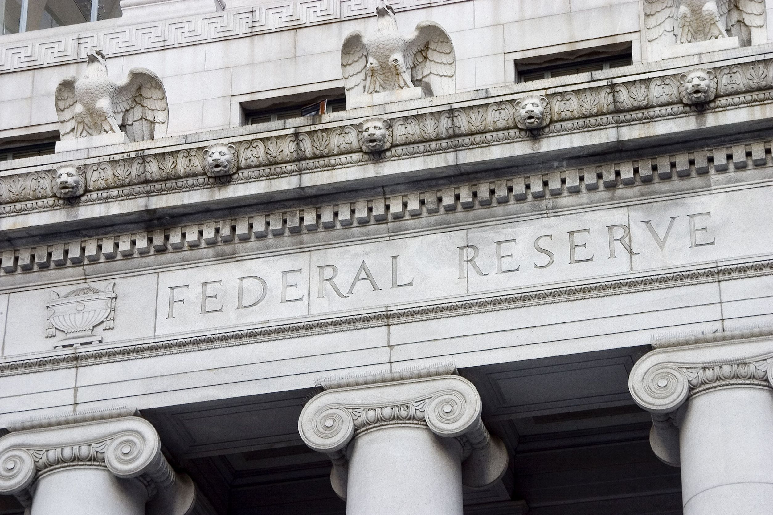 Fed policymakers defend role of private bankers at central bank