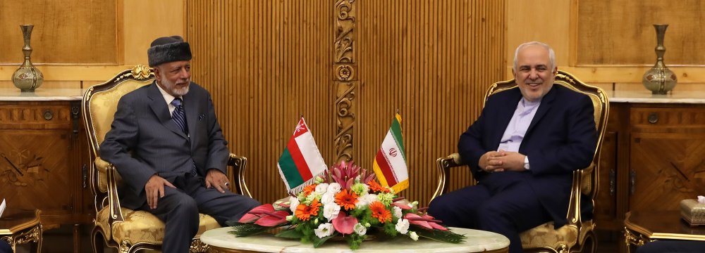 Omani FM Holds Talks in Tehran