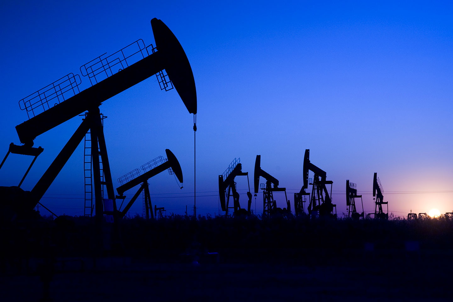 Renewed oil weakness sparks demand fears