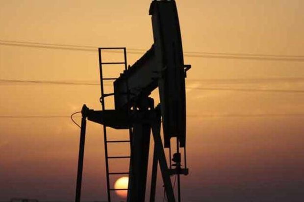 Oil prices edge down ahead of OPEC, non-OPEC production cuts
