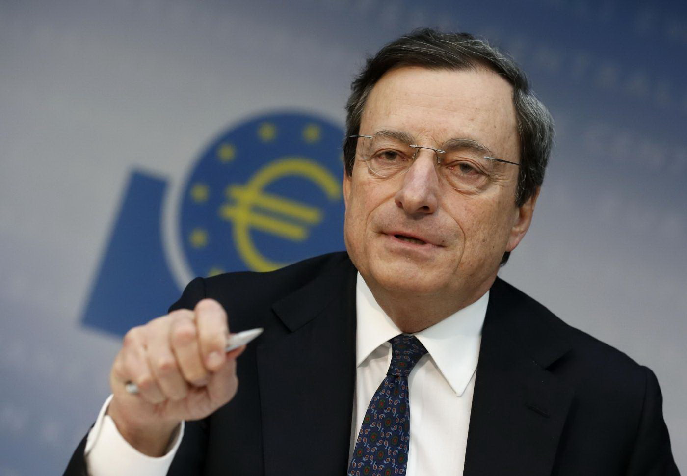Draghi Sticks to Ultra-Easy Policy