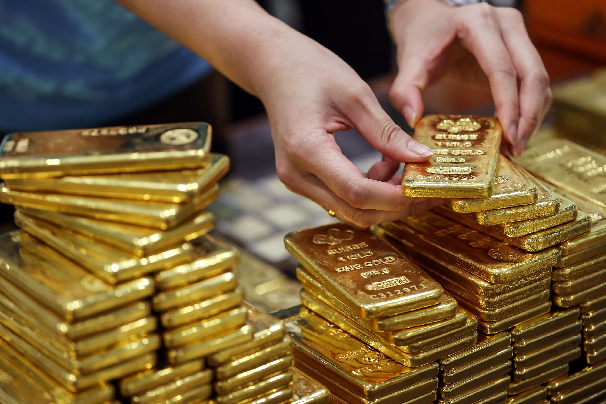 Gold Losing Appeal for Investors Retreating From Rally Bet