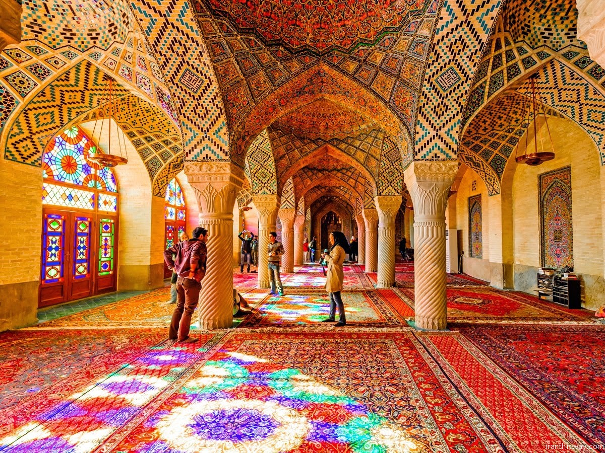 Iran Wooing Chinese, Russian Visitors to Revive Tourism
