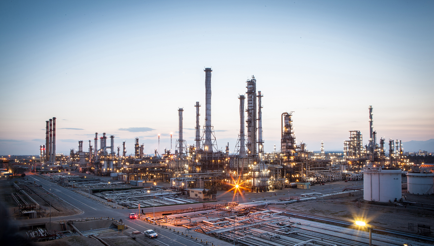 Int'l Consortium to Invest $7b in Iran Petrochem Sector
