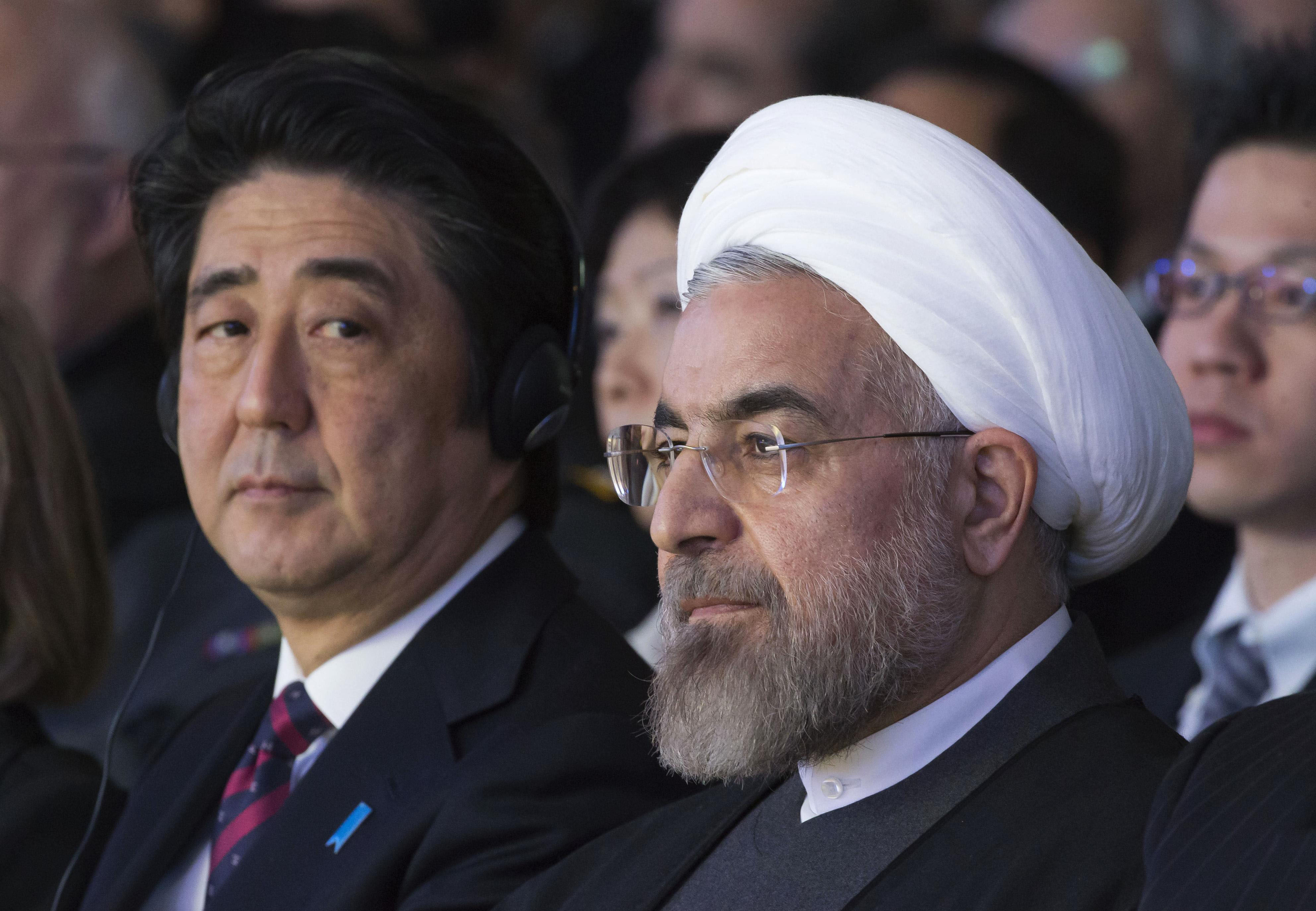 Japanese PM, FM felicitate Rouhani’s victory