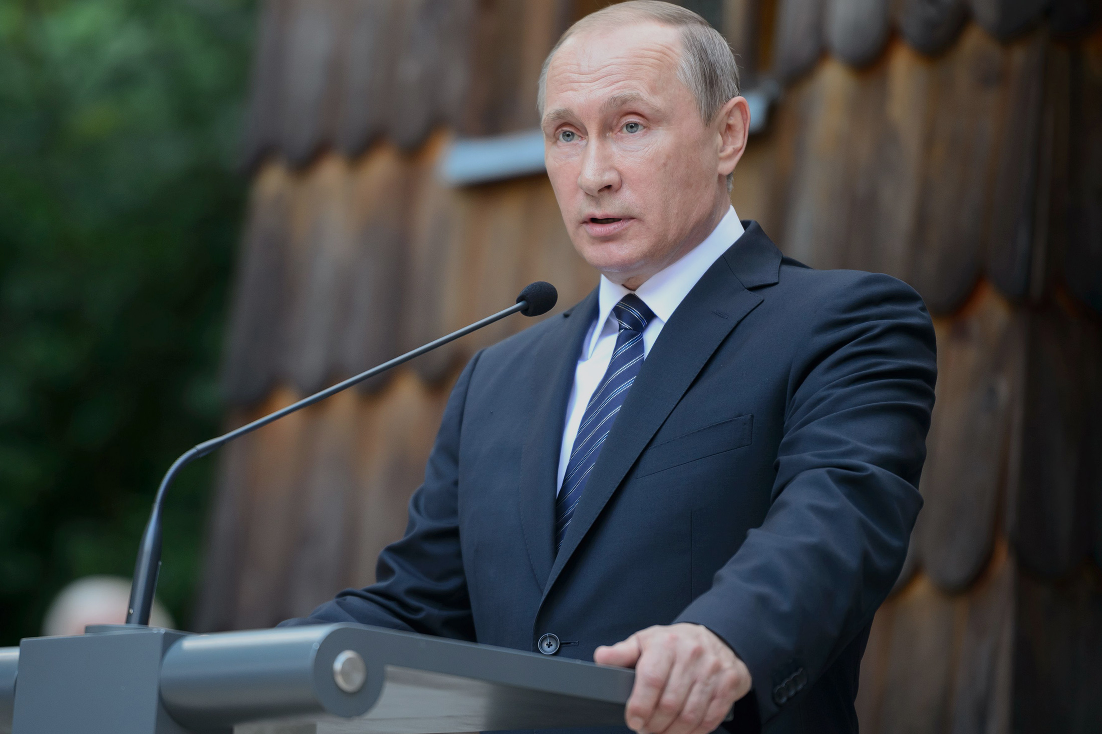 Putin Senses Syria Victory to Cement Assad, Confound U.S.