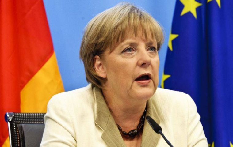 Merkel Warns U.K. It'll Have to Pay EU Obligations in Brexit