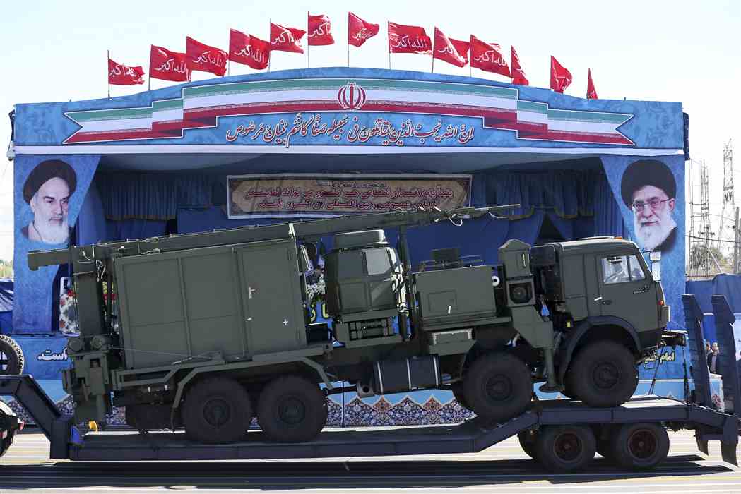 Iran displays S-300 missiles during Sacred Defense Week ceremonies