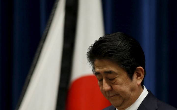 Wages Shape Up as Key to Abenomics and the Future of Abe Himself