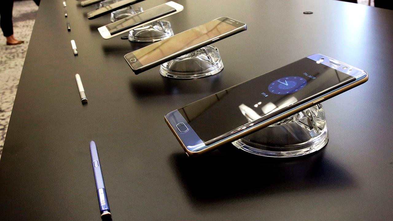 Samsung Note 7 Users Urged to Turn Phones Off Due to Fire Risk