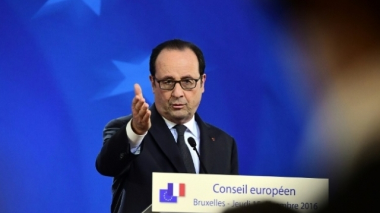 Hollande Tells Mideast Conference Two-State Solution Threatened