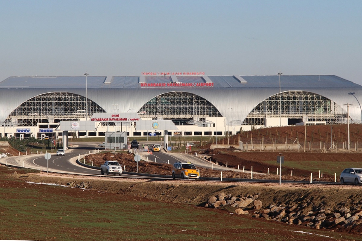 Suspected Kurdish militants fire rockets at Turkey's Diyarbakir airport: media