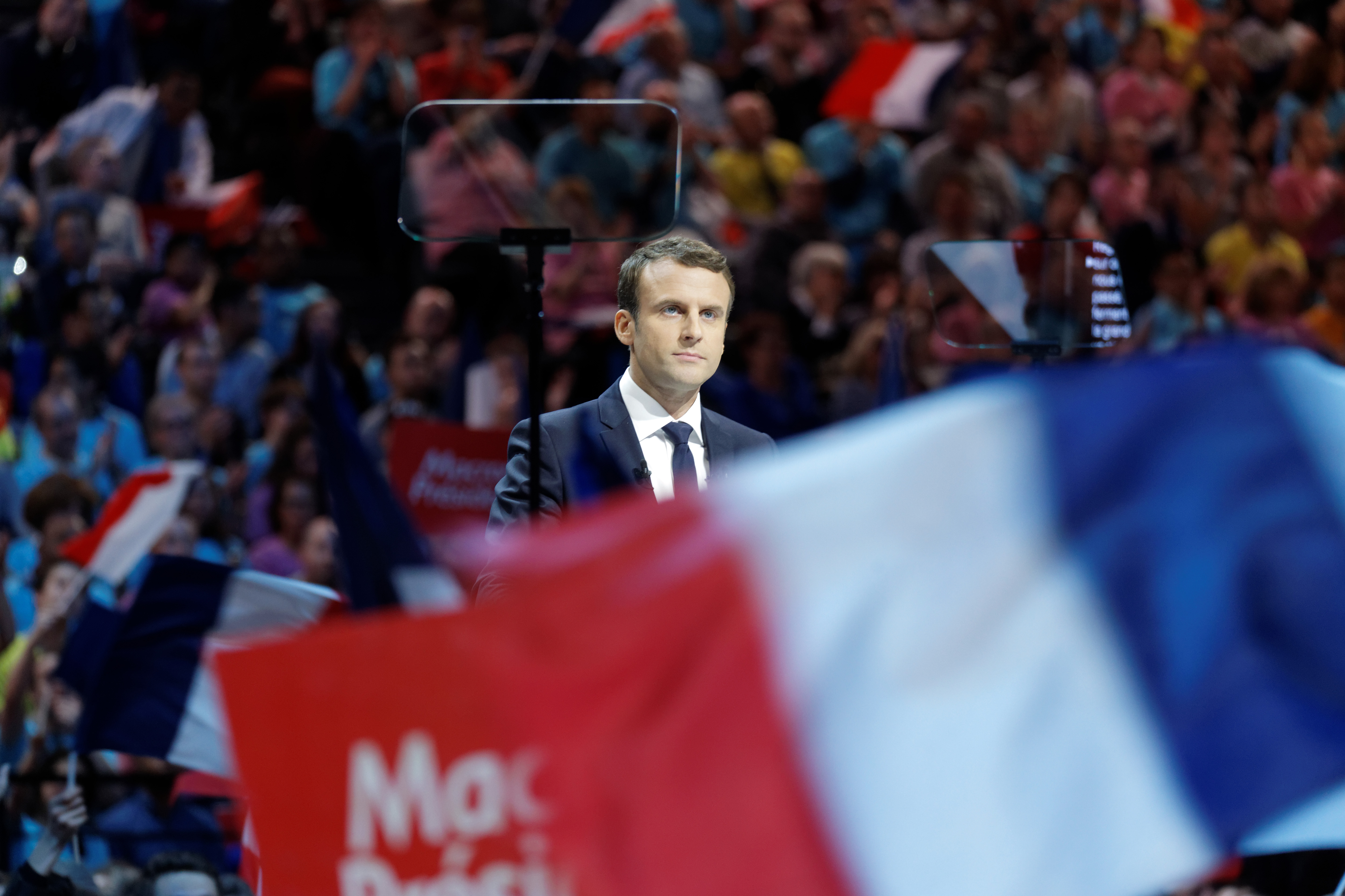 Macron stretches lead as French presidential campaign enters final day
