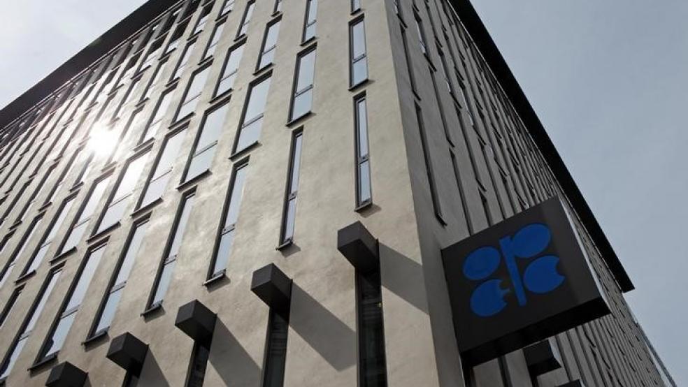 OPEC, key producers to discuss six-month oil deal