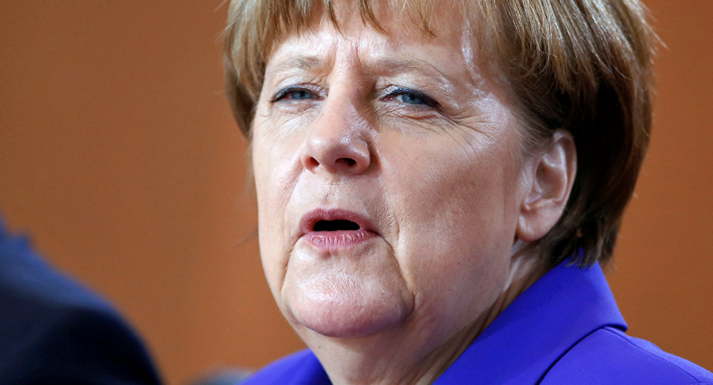 Merkel Fights Poll Slump in Test Run for Election Next Year